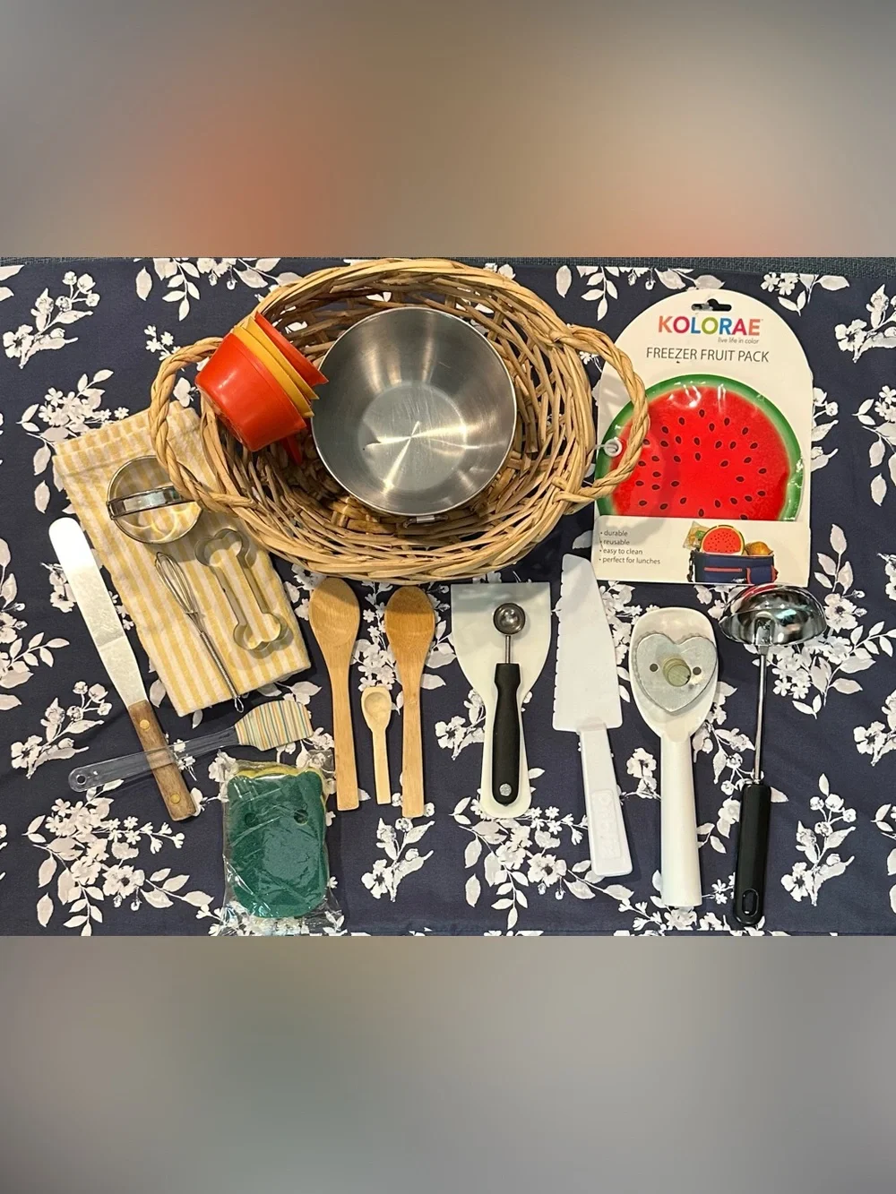 Child size kitchen tools set • vintage • kid’s pretend play or standard use